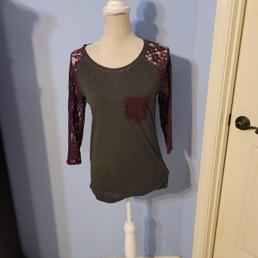Empyre Medium Womens top